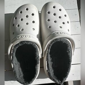 COPY - Women’s size 8, fuzzy crocs
